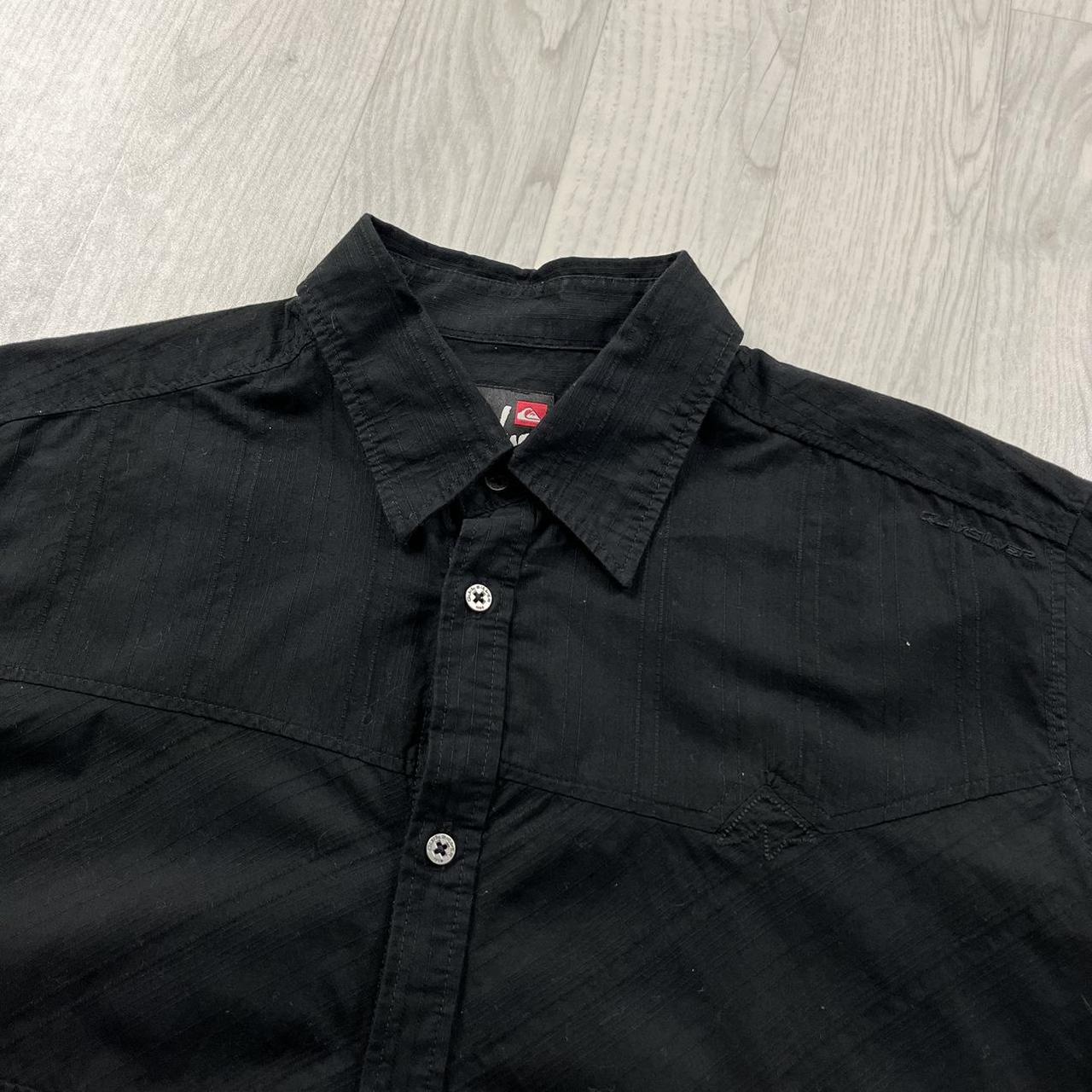 VINTAGE Y2K QUIKSILVER SHORT SLEEVE SHIRT BLACK