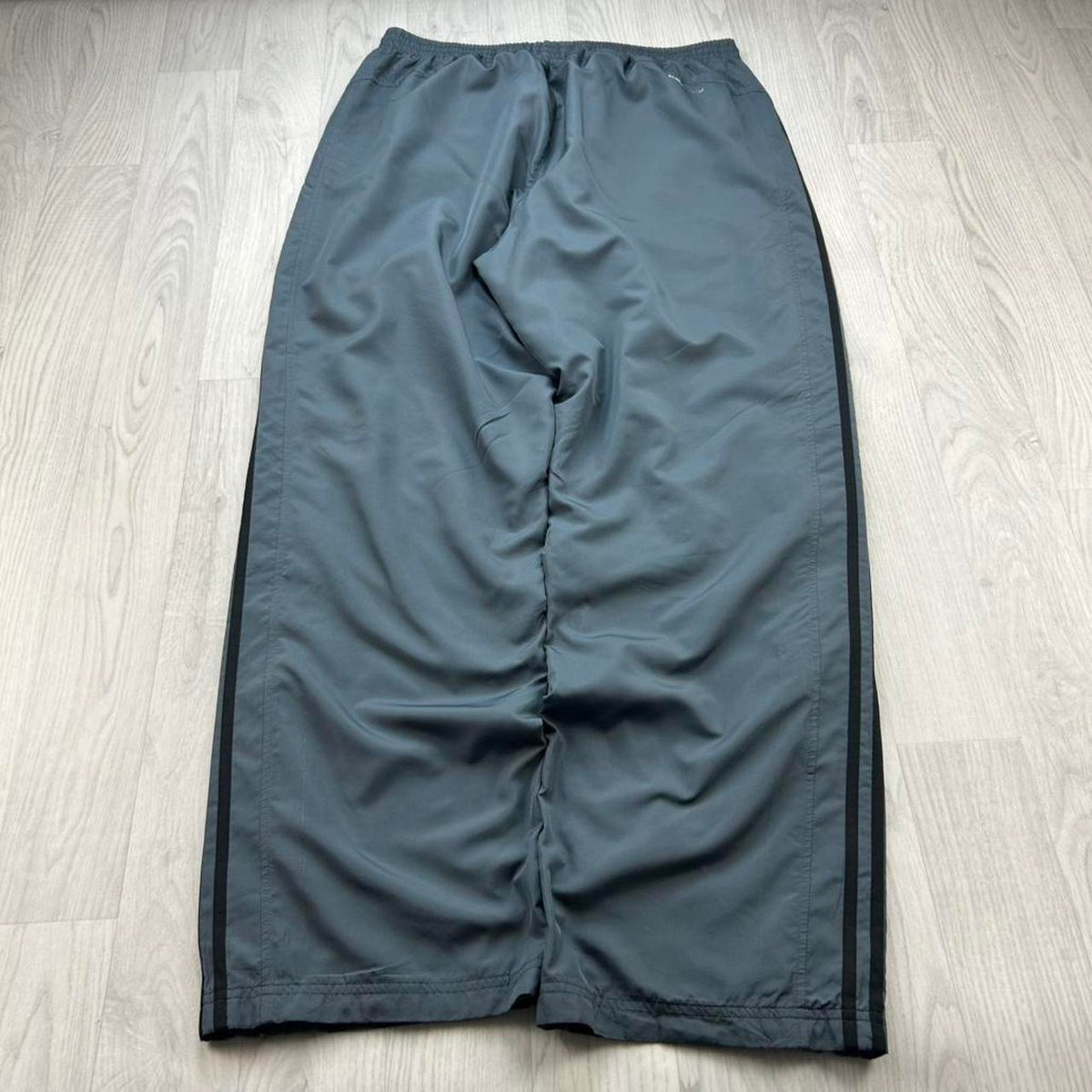 VINTAGE Y2K ADIDAS SIDE STRIPE BAGGY TRACKSUIT BOTTOMS GREY