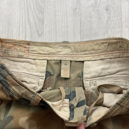 VINTAGE Y2K BAGGY CAMO CARGO SHORTS