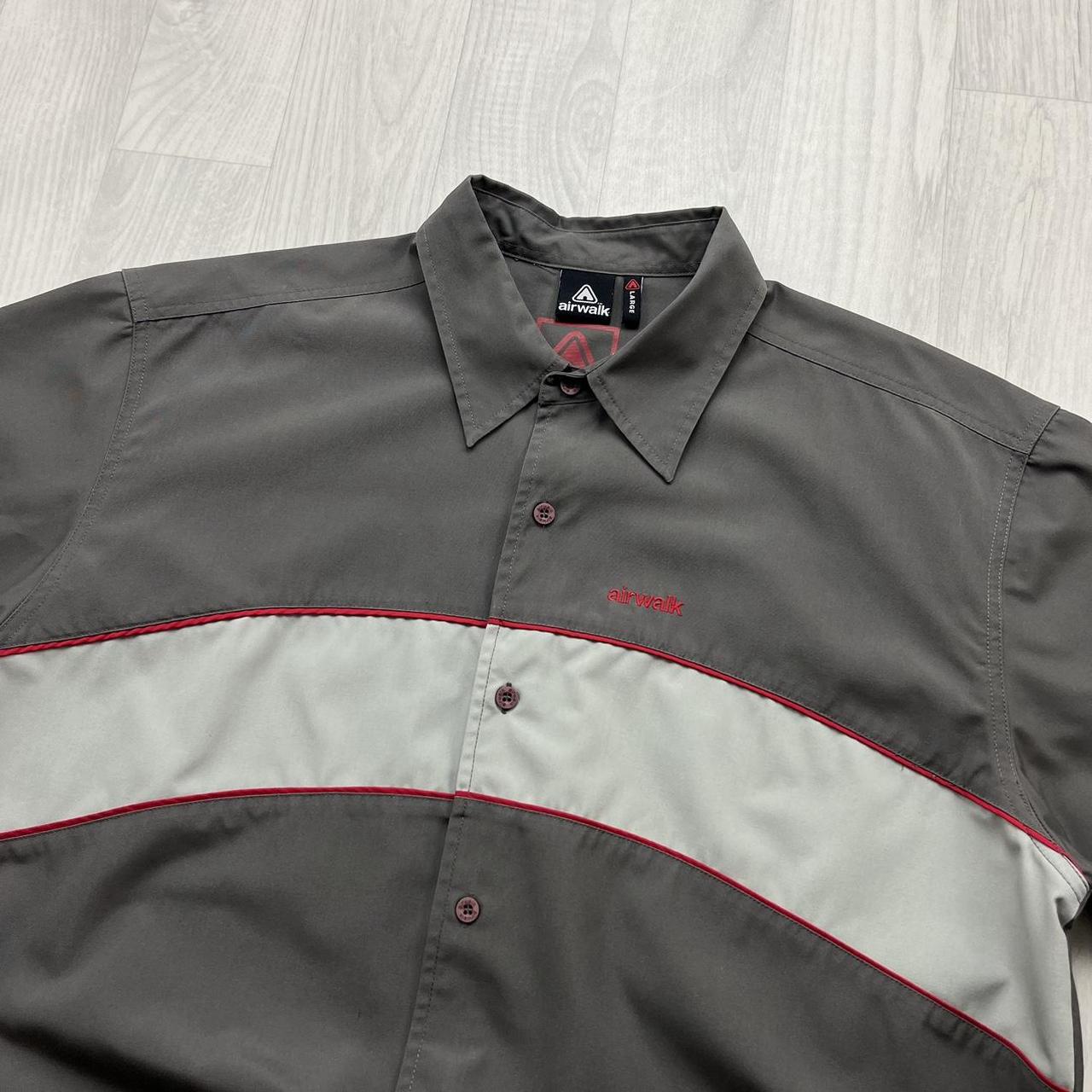 VINTAGE Y2K AIRWALK SHORT SLEEVE SHIRT BROWN