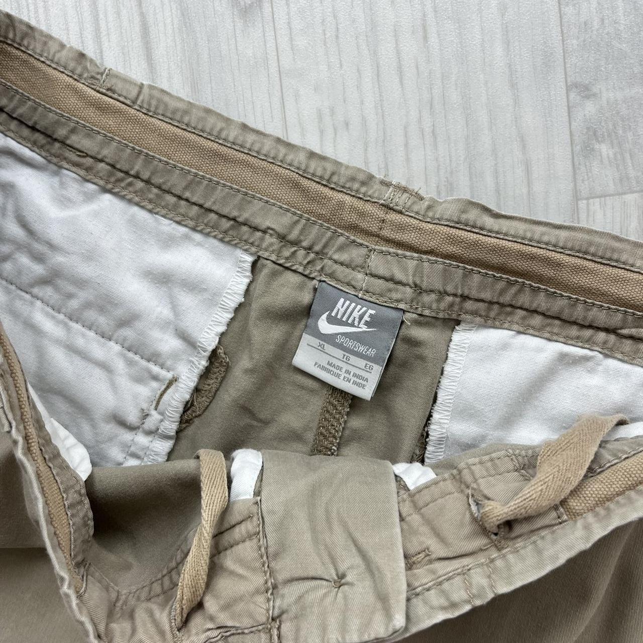 VINTAGE Y2K NIKE BAGGY CARGO SHORTS BEIGE