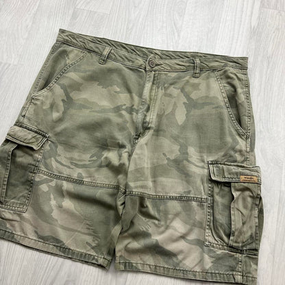 VINTAGE Y2K WRANGLER BAGGY CAMO CARGO SHORTS KHAKI