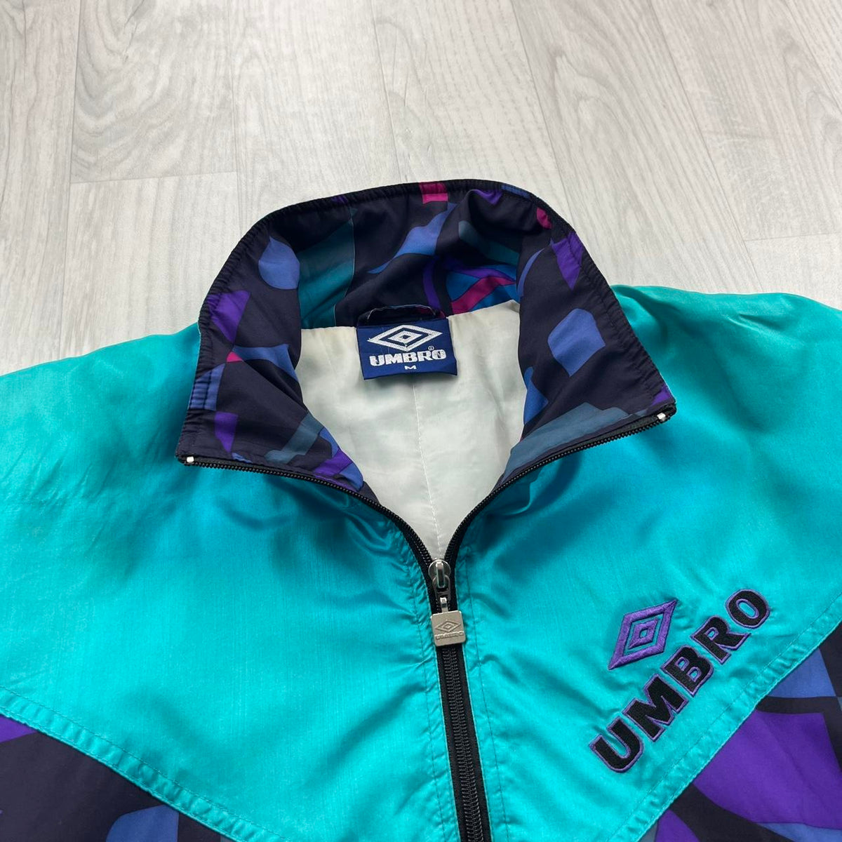 VINTAGE 90s UMBRO FUNKY PADDED TRACK JACKET MULTI