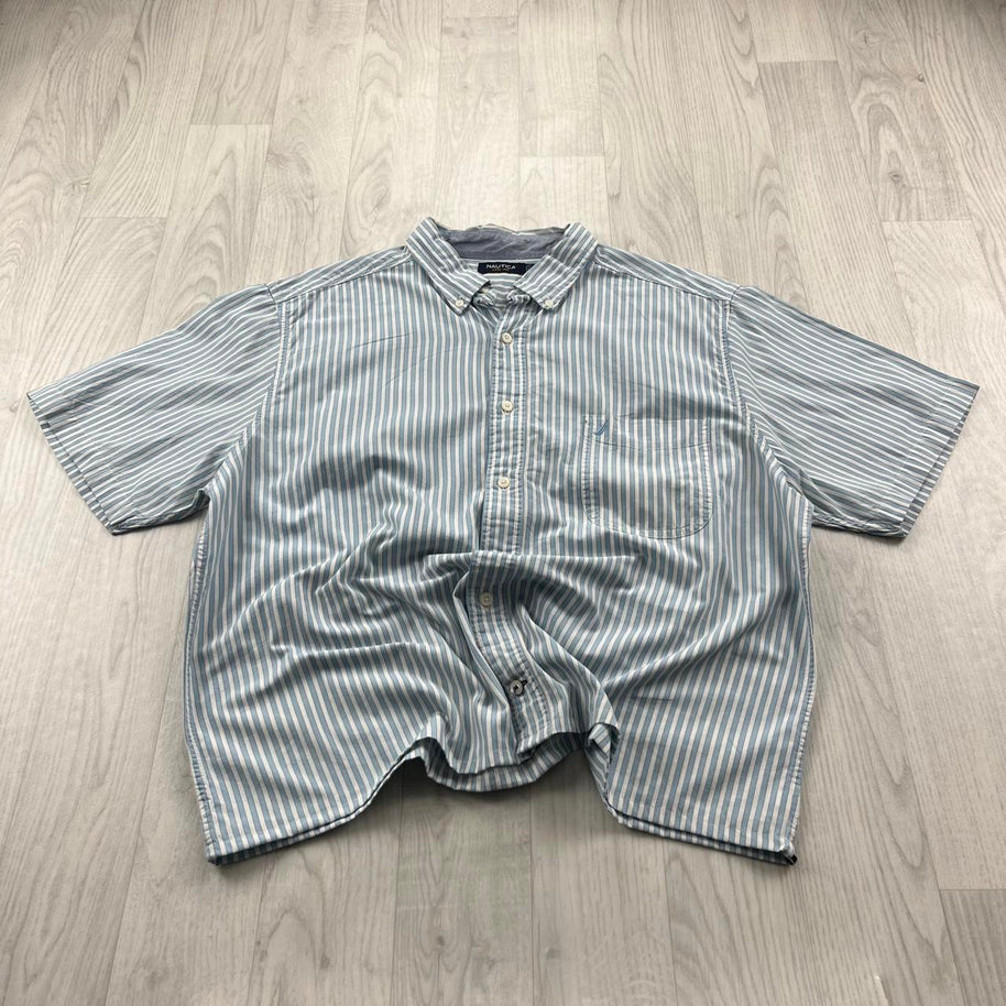VINTAGE 00s NAUTICA STRIPED CROPPED SHORT SLEEVE BUTTON UP SHIRT WHITE BLUE