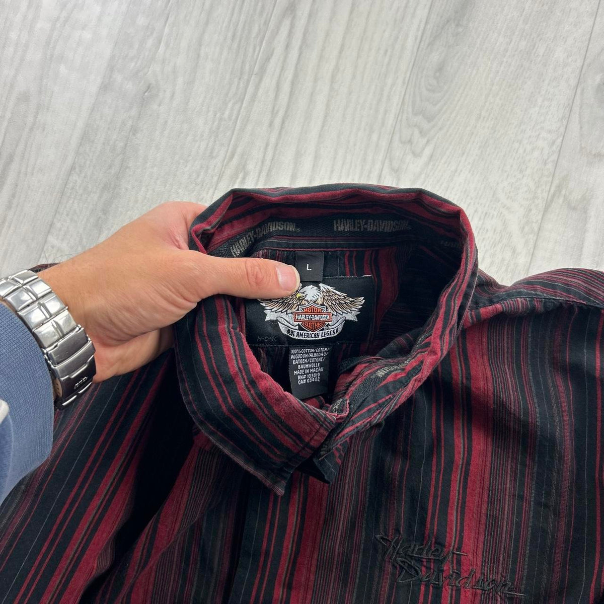 VINTAGE 00s HARLEY DAVIDSON STRIPED SHORT SLEEVE BUTTON UP SHIRT BLACK / RED