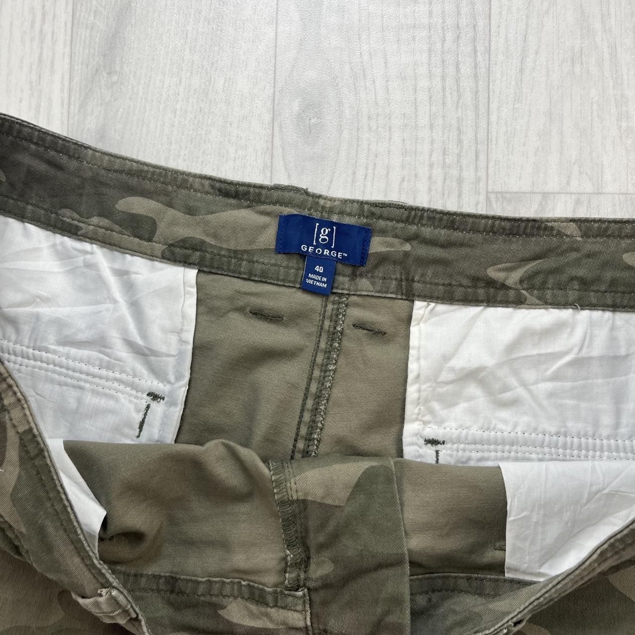 VINTAGE Y2K GEORGE BAGGY CAMO CARGO SHORTS KHAKI GREEN