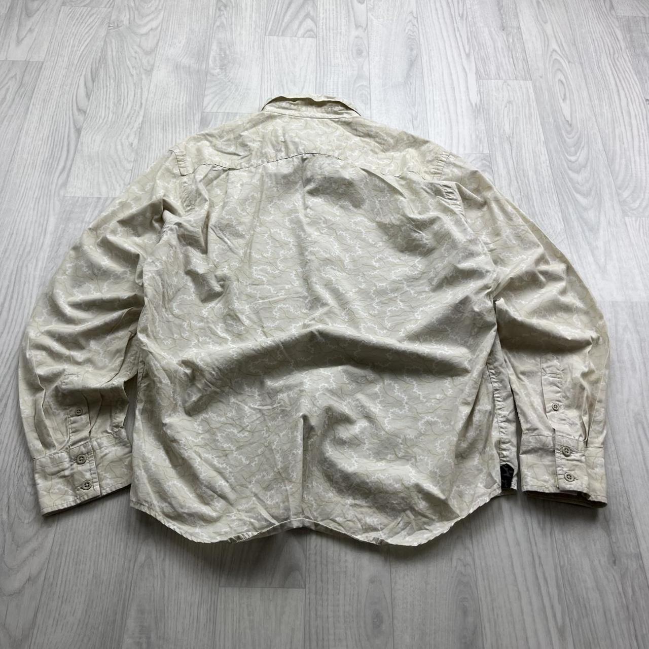 VINTAGE Y2K QUIKSILVER PATTERN LONG SLEEVE BUTTON UP SHIRT CREAM