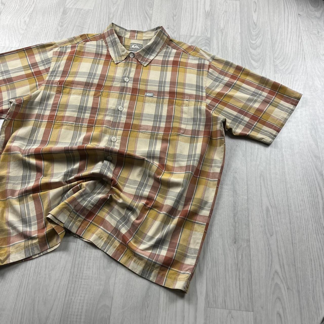 VINTAGE Y2K QUIKSILVER CHECKERED SHORT SLEEVE SHIRT MULTI