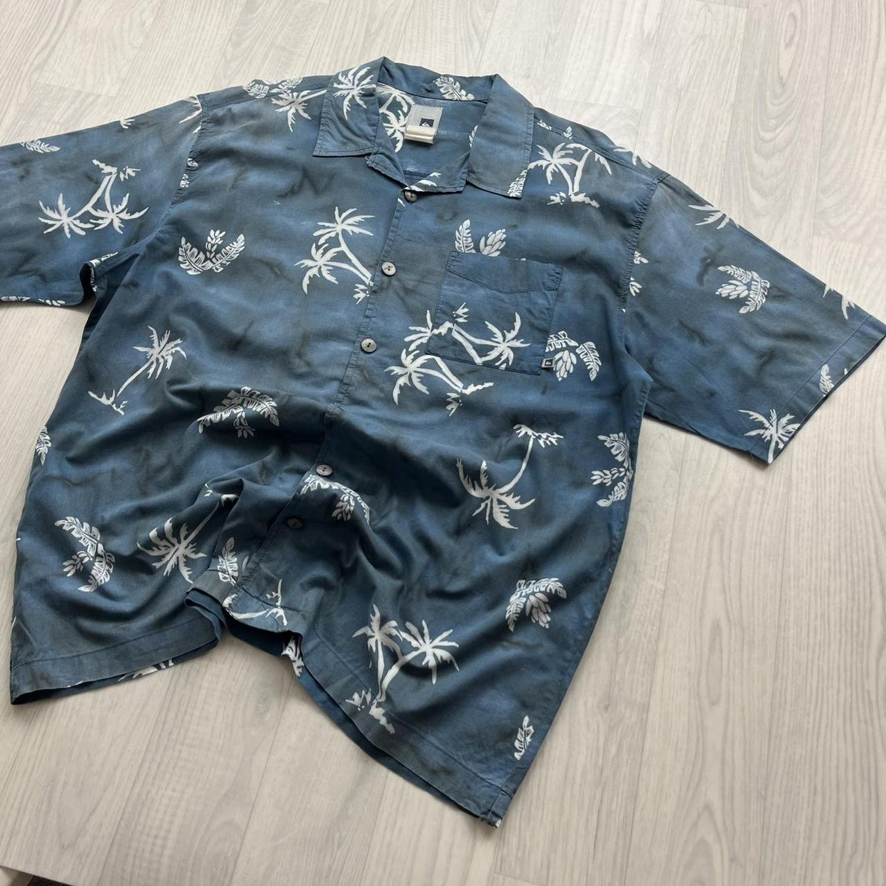 VINTAGE Y2K QUIKSILVER HAWAIIAN SHORT SLEEVE SHIRT BLUE