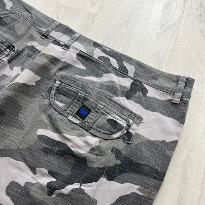 VINTAGE Y2K ECKO UNLTD BAGGY LOOSE CAMO SHORTS