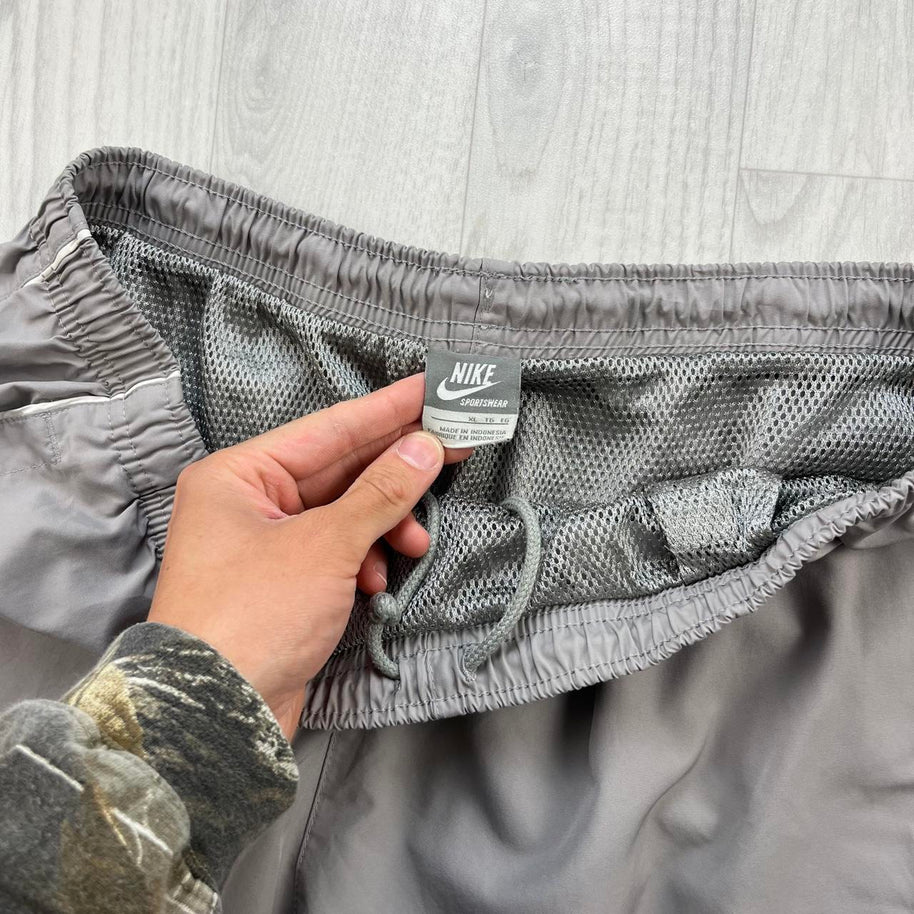 VINTAGE Y2K NIKE BAGGY SPORT SHORTS GREY