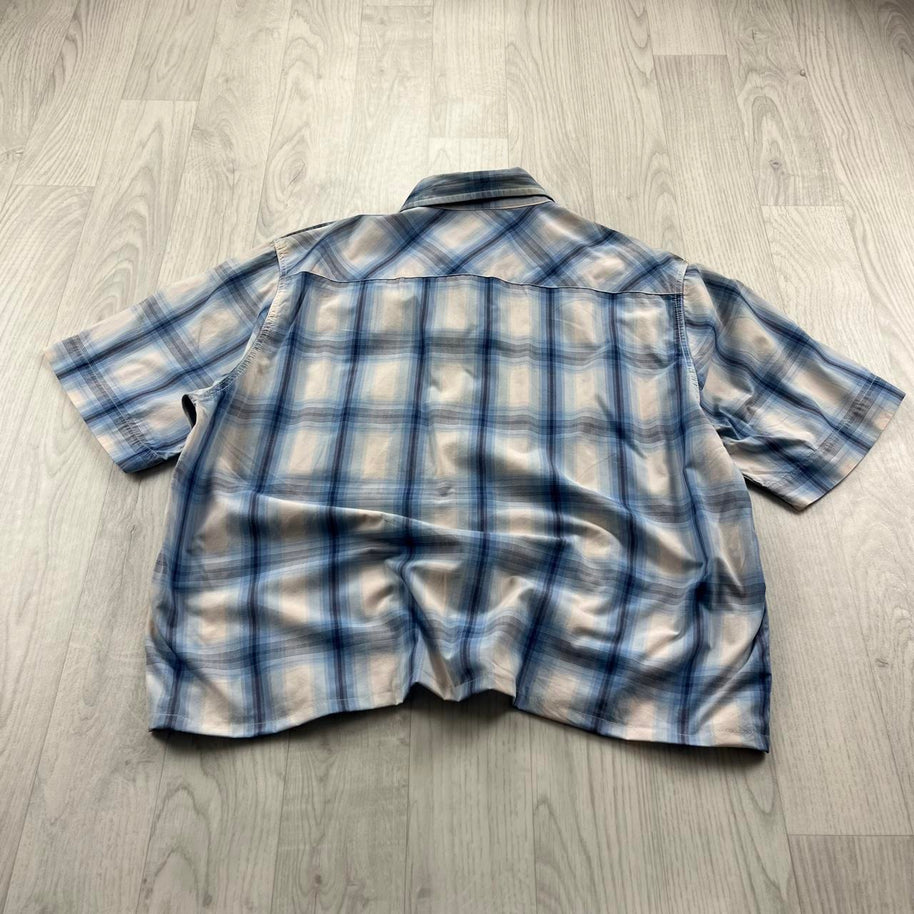 VINTAGE 00s CHEROKEE CHECKERED CROPPED SHORT SLEEVE BUTTON UP SHIRT BLUE WHITE