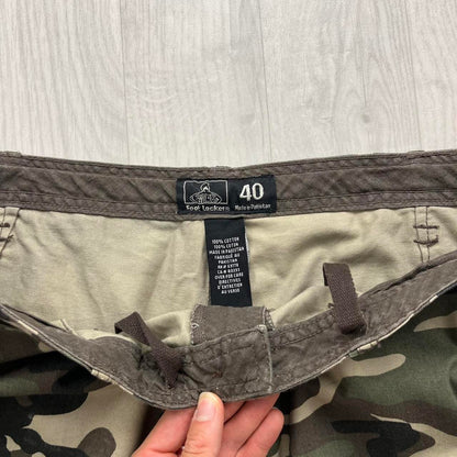 FOOT LOCKER BAGGY CAMO CARGO SHORTS