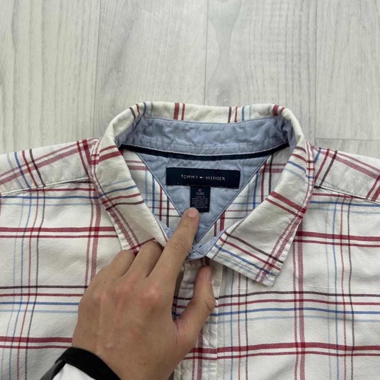 VINTAGE 00s TOMMY HILFIGER CHECKERED CROPPED SHORT SLEEVE BUTTON UP SHIRT WHITE / RED