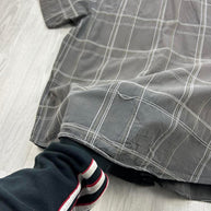 VINTAGE 00s CHECKERED SHORT SLEEVE BUTTON UP SHIRT BROWN