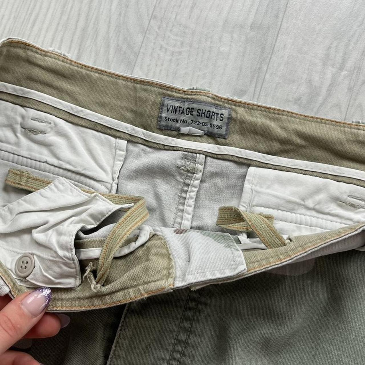 VINTAGE Y2K BAGGY LOOSE CAMO SHORTS GREEN