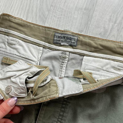 VINTAGE Y2K BAGGY LOOSE CAMO SHORTS GREEN