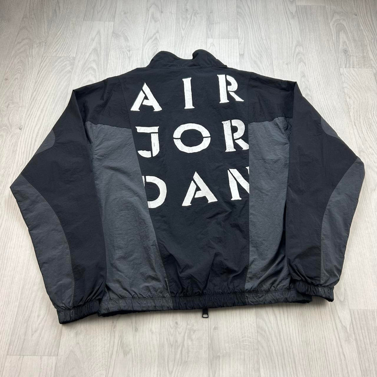 VINTAGE 00s JORDAN WINDBREAKER TRACK JACKET BLACK