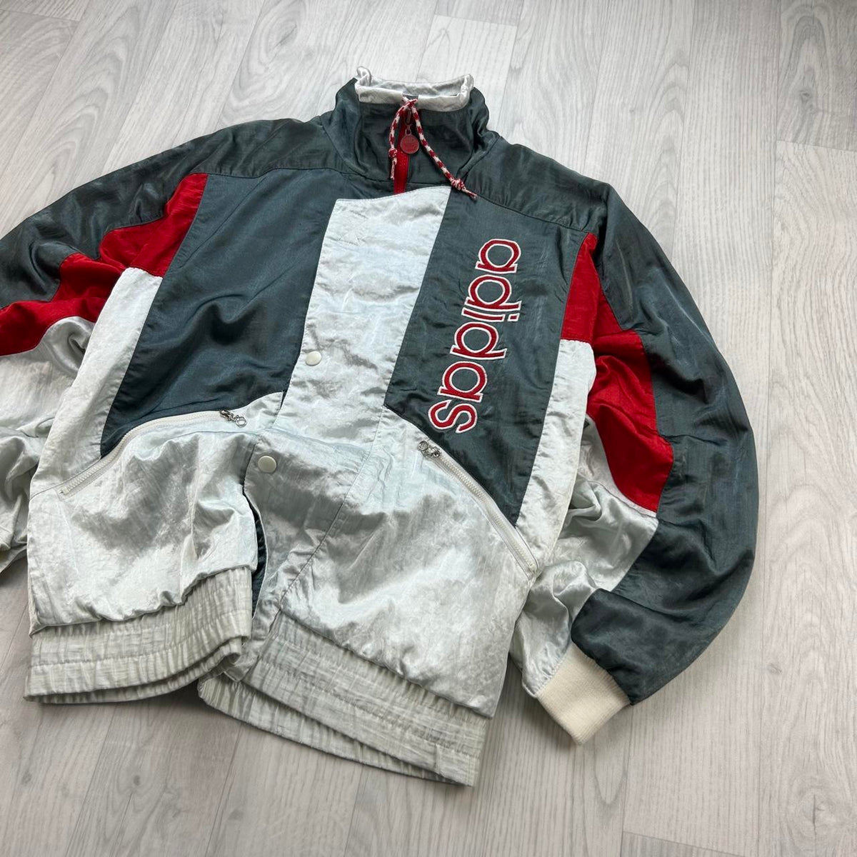 VINTAGE 90s ADIDAS HALF ZIP WINDBREAKER JACKET GREY / SILVER