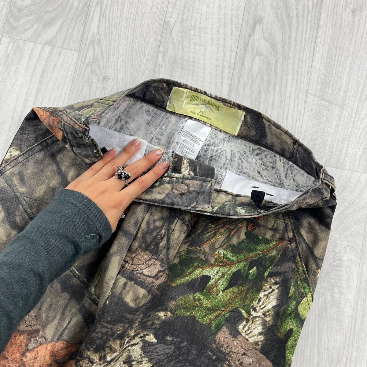 VINTAGE REALTREE BAGGY CAMO CARGO PANTS