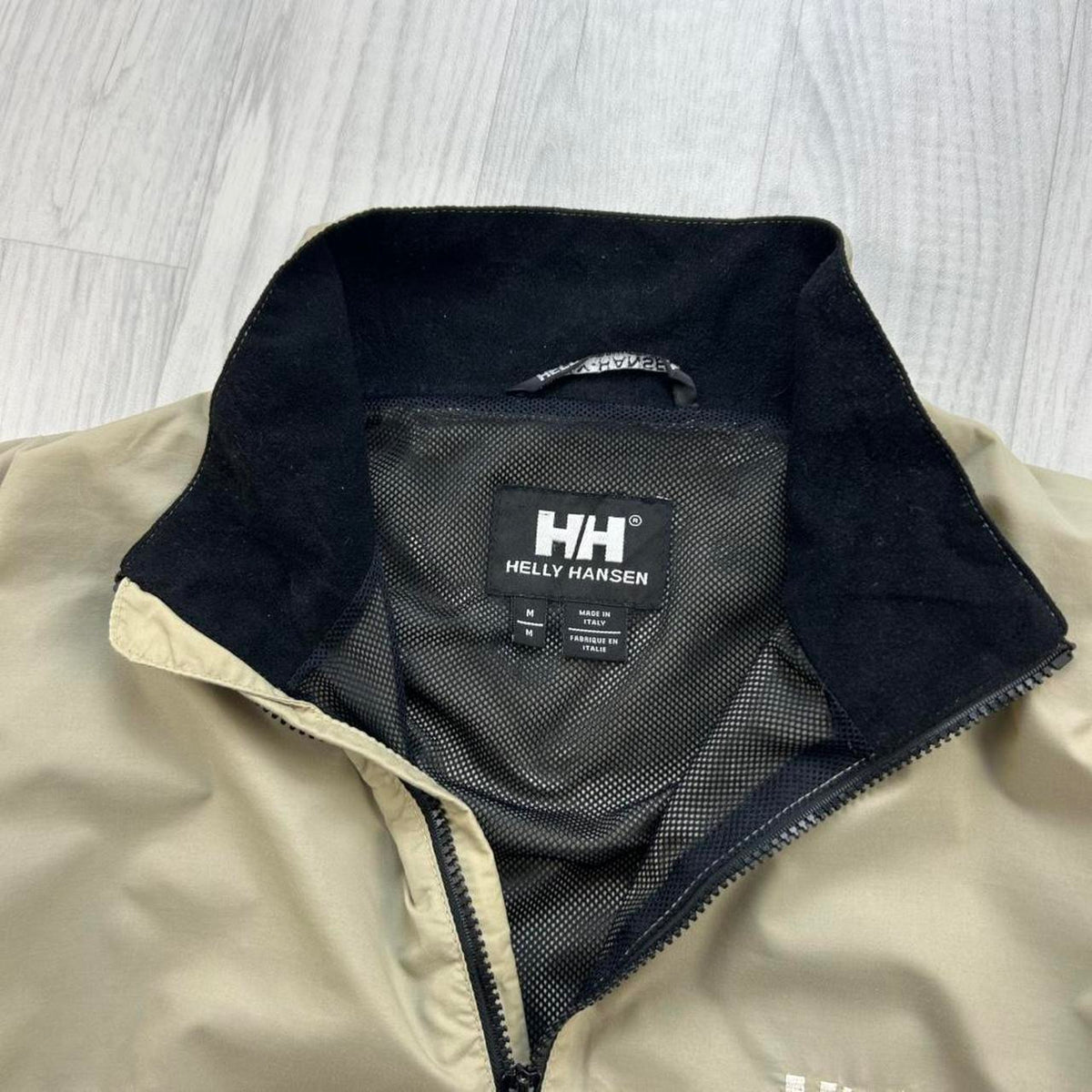 VINTAGE Y2K HELLY HANSEN WINDBREAKER JACKET BEIGE