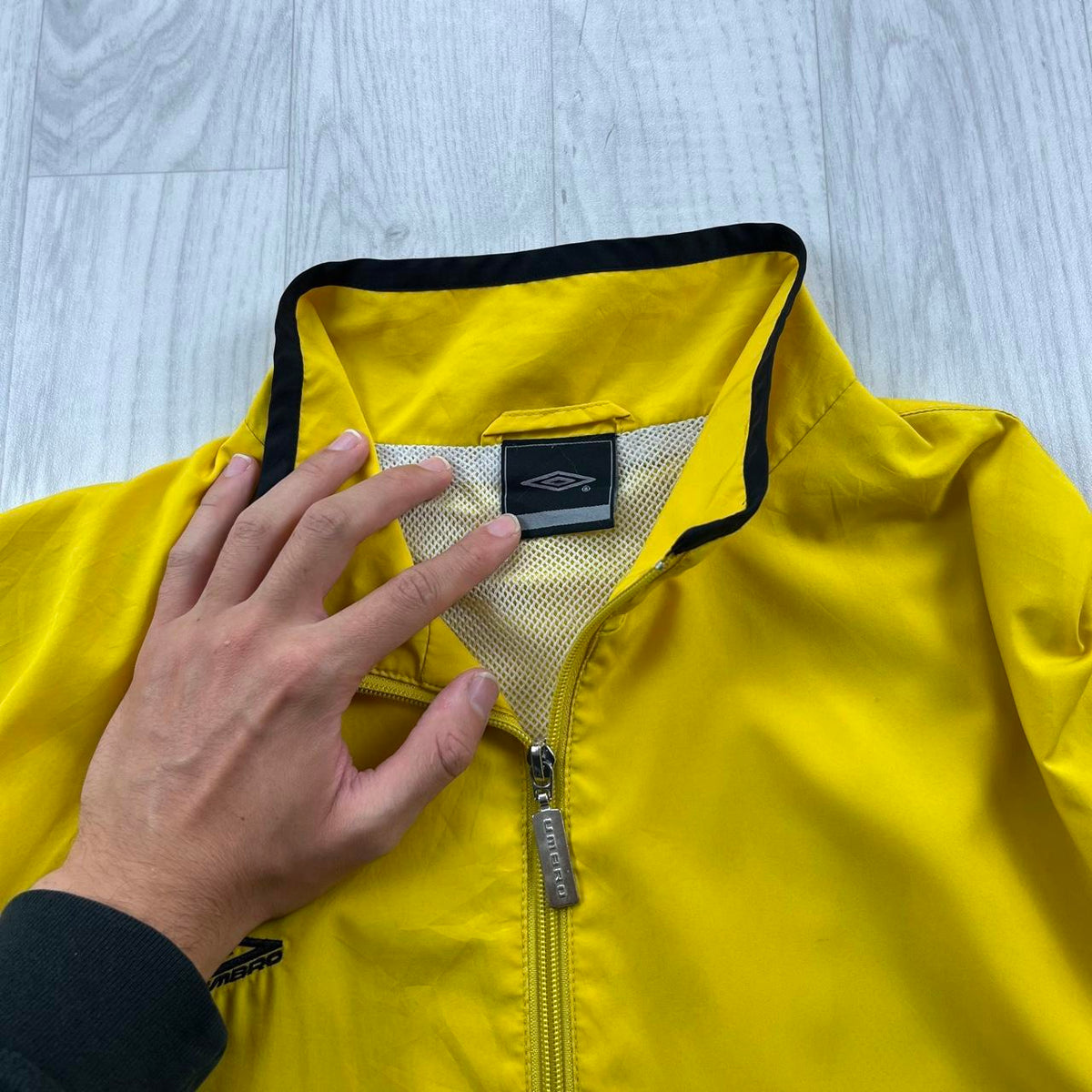 VINTAGE Y2K UMBRO LIGHTWEIGHT TRACK JACKET YELLOW