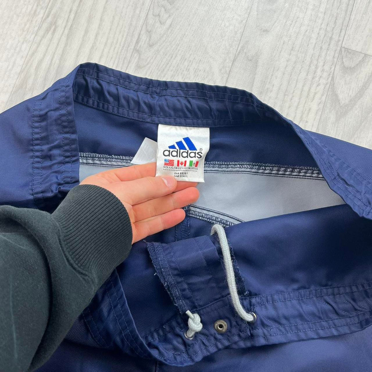 VINTAGE 90s ADIDAS SPORT SHORTS NAVY
