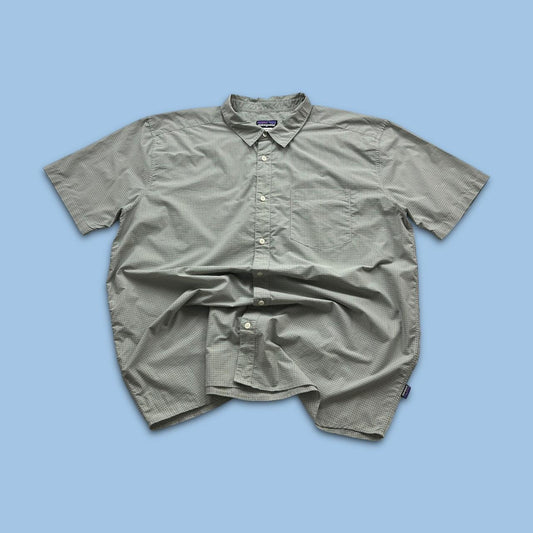 VINTAGE Y2K PATAGONIA CHECKERED BUTTON UP SHORT SLEEVE SHIRT GREEN