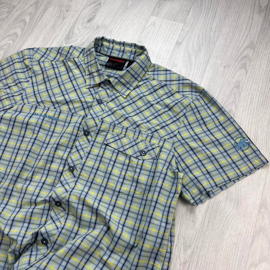 VINTAGE 00s MAMMUT GINGHAM CHECKERED SHORT SLEEVE BUTTON UP SHIRT BLUE / YELLOW