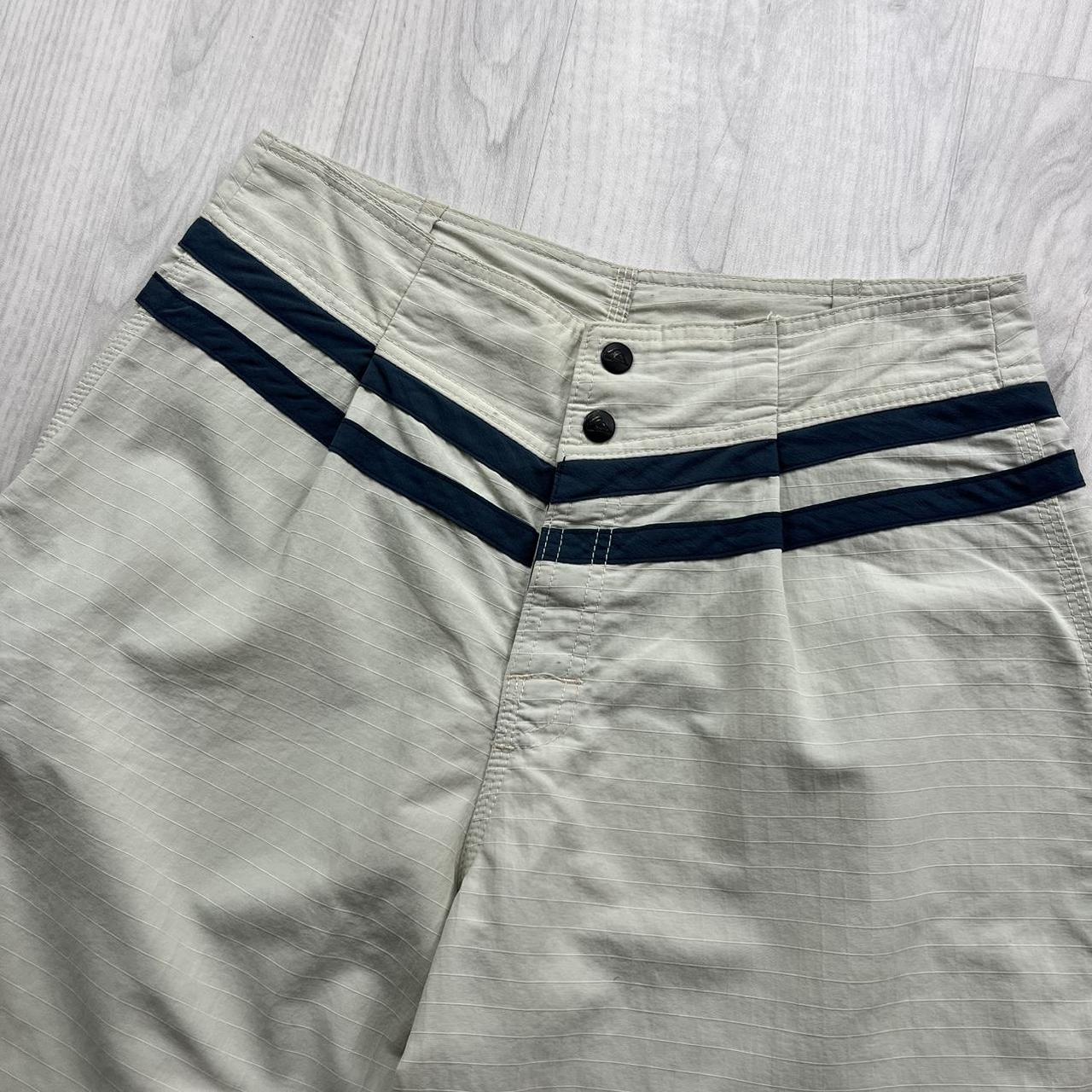 VINTAGE Y2K QUIKSILVER BAGGY BOARD SHORTS CREAM