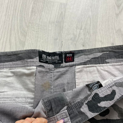 VINTAGE Y2K ECKO UNLTD BAGGY LOOSE CAMO SHORTS