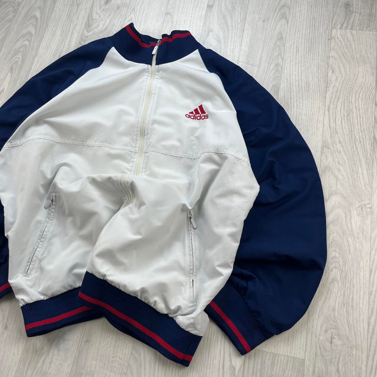 VINTAGE 90s ADIDAS WINDBREAKER TRACK JACKET WHITE / NAVY