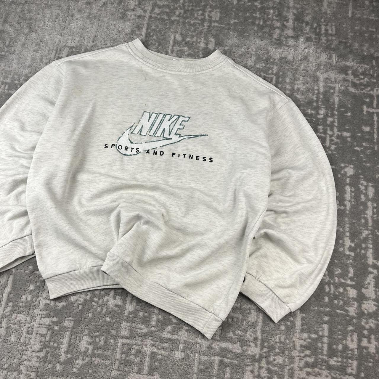 VINTAGE 90s NIKE BOXY SWEATSHIRT GREY