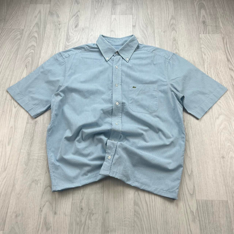 VINTAGE 00s LACOSTE GINGHAM CROPPED SHORT SLEEVE BUTTON UP SHIRT LIGHT BLUE