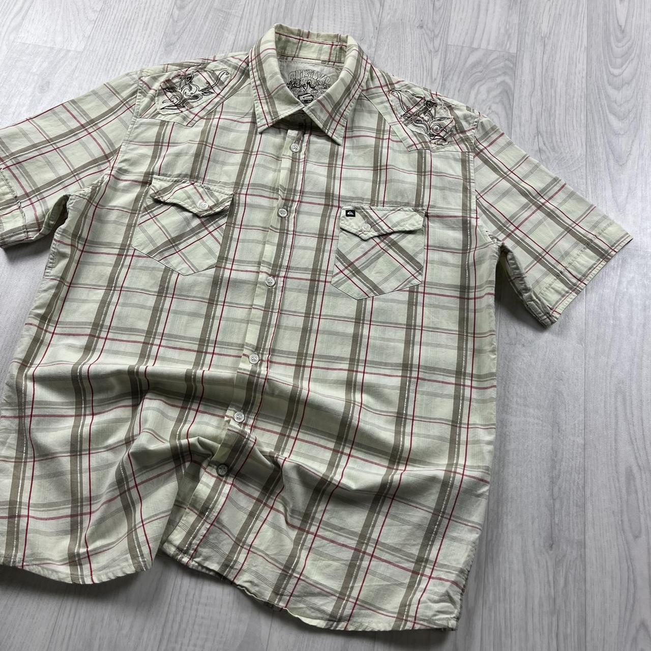 VINTAGE Y2K QUIKSILVER SHORT SLEEVE SHIRT