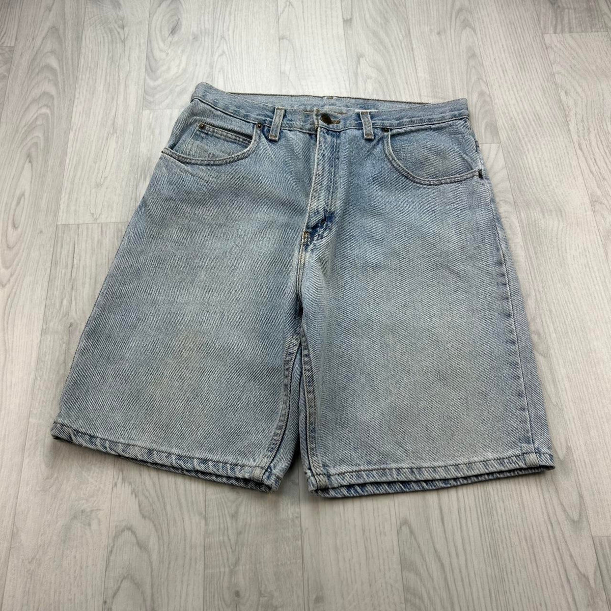 VINTAGE Y2K BAGGY DENIM JORTS LIGHT BLUE