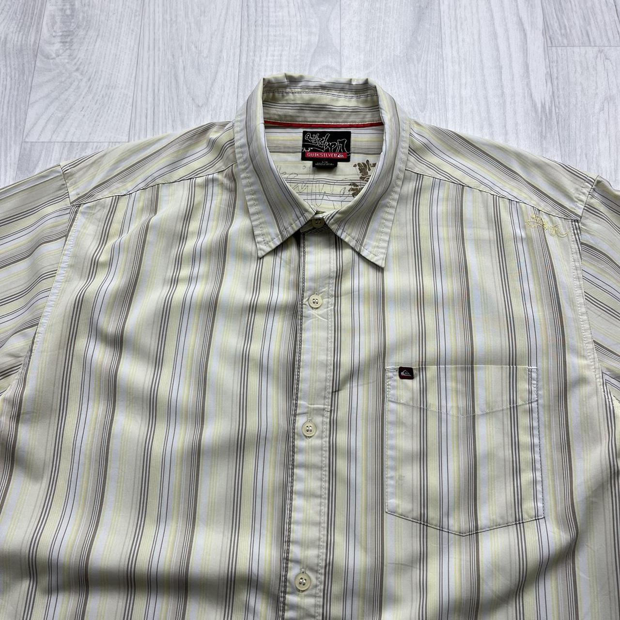 VINTAGE Y2K QUIKSILVER STRIPED SHORT SLEEVE SHIRT CREAM