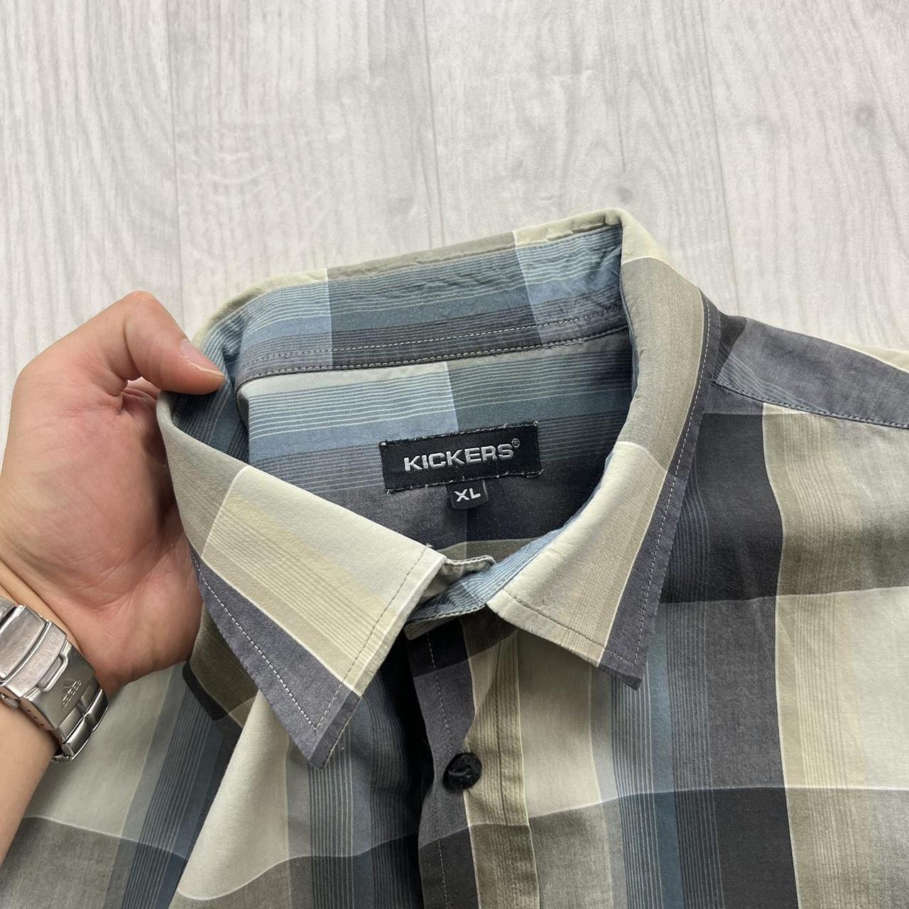 VINTAGE Y2K KICKERS CHECKERED SHORT SLEEVE BUTTON UP SHIRT GREY