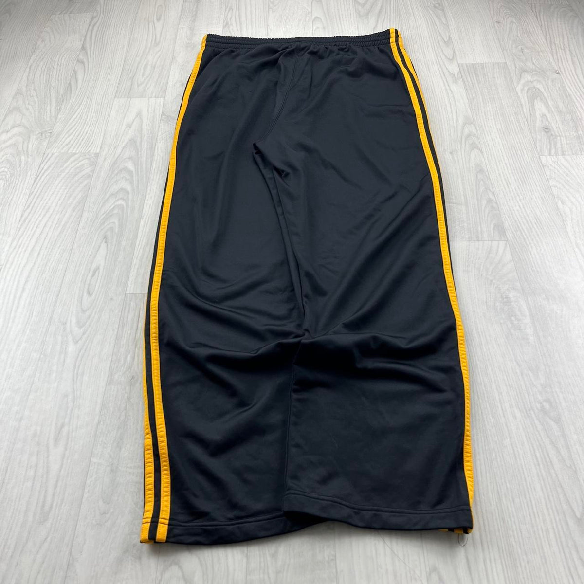 VINTAGE 90s ADIDAS SIDE STRIPE BAGGY TRACKSUIT BOTTOMS GREY YELLOW