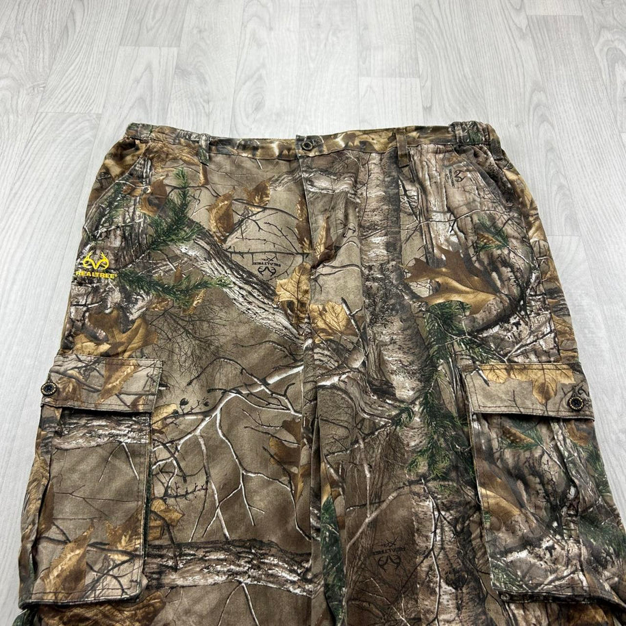 VINTAGE REALTREE WIDE LEG CAMO CARGO PANTS