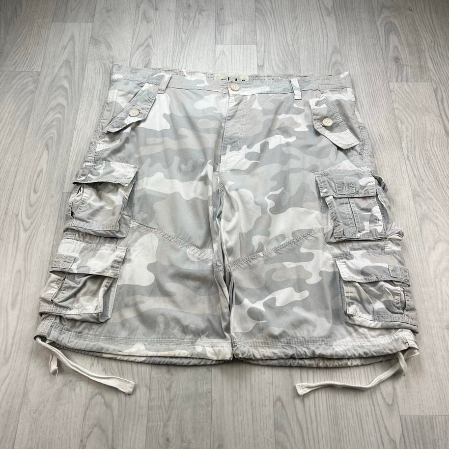 VINTAGE Y2K BAGGY CAMO CARGO SHORTS GREY / WHITE