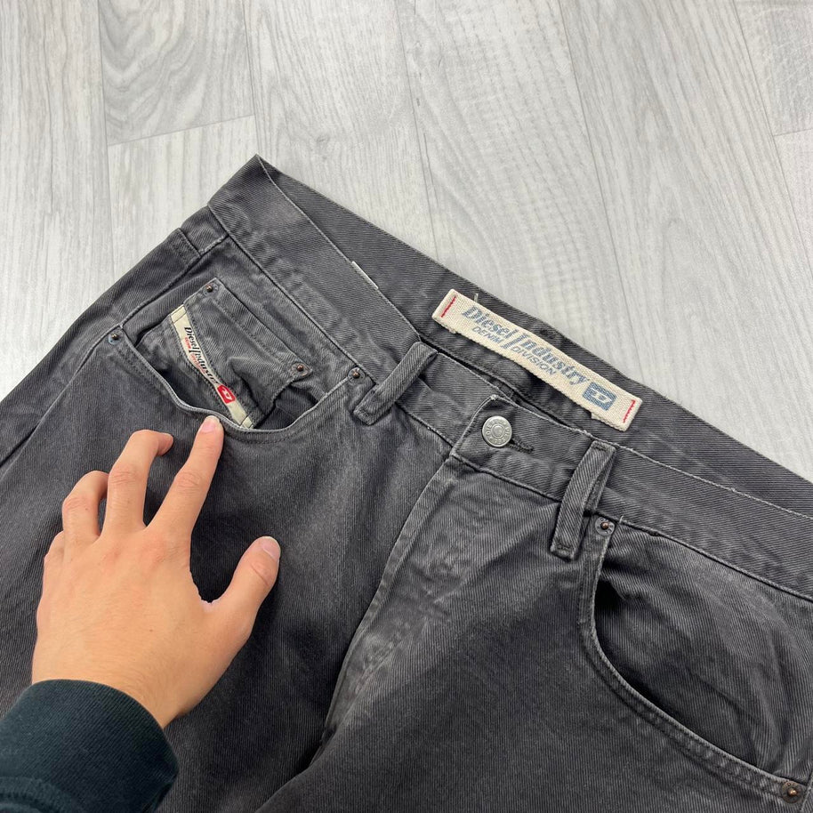 VINTAGE Y2K DIESEL STRAIGHT LEG BAGGY JEANS CHARCOAL GREY