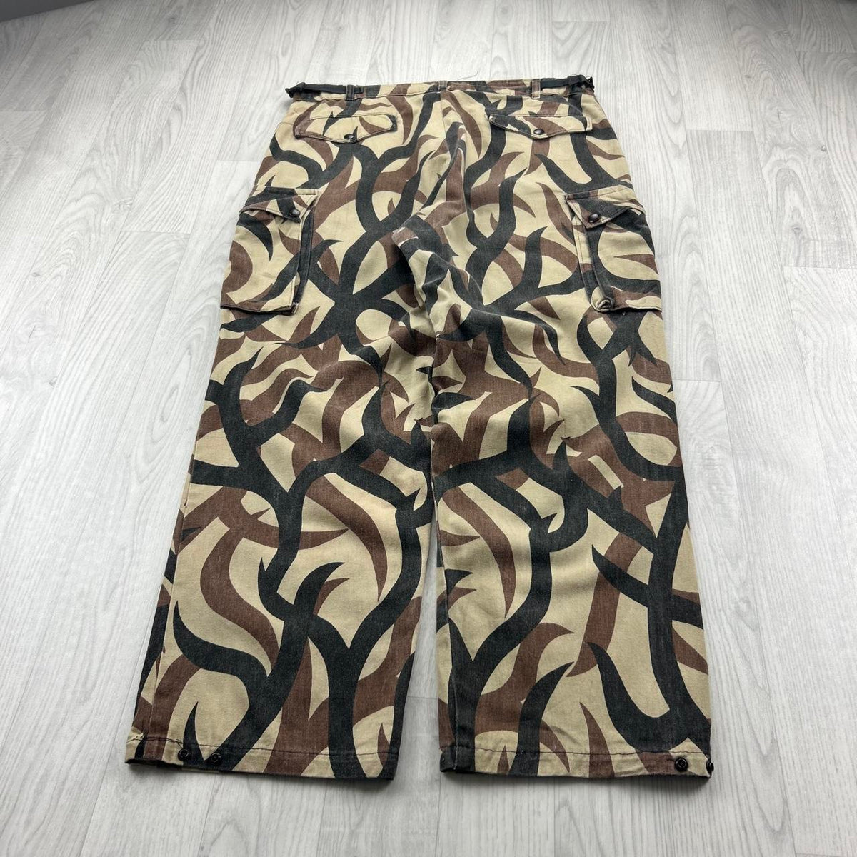 VINTAGE 90s DAKOTA BAGGY CAMO CARGO TROUSERS