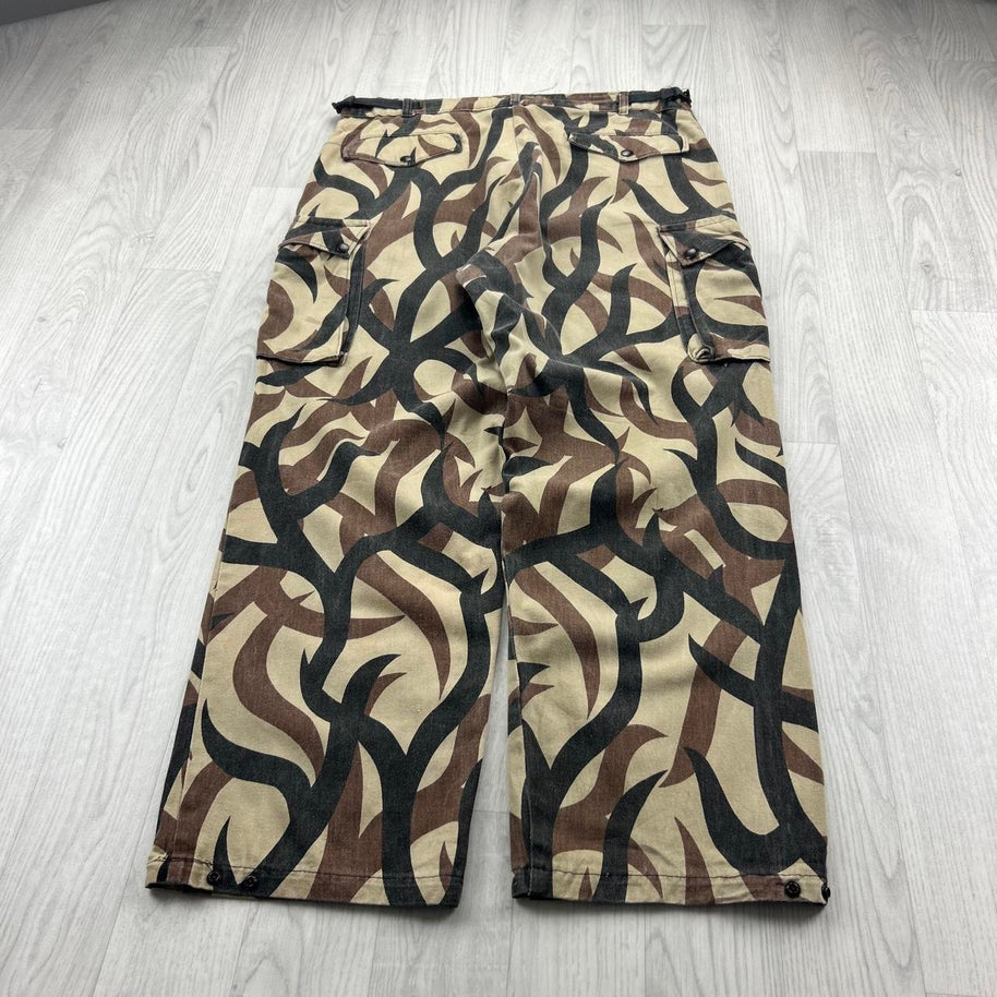 VINTAGE 90s DAKOTA BAGGY CAMO CARGO TROUSERS