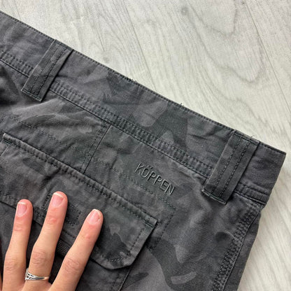 VINTAGE Y2K BAGGY LOOSE CAMO SHORTS BLACK