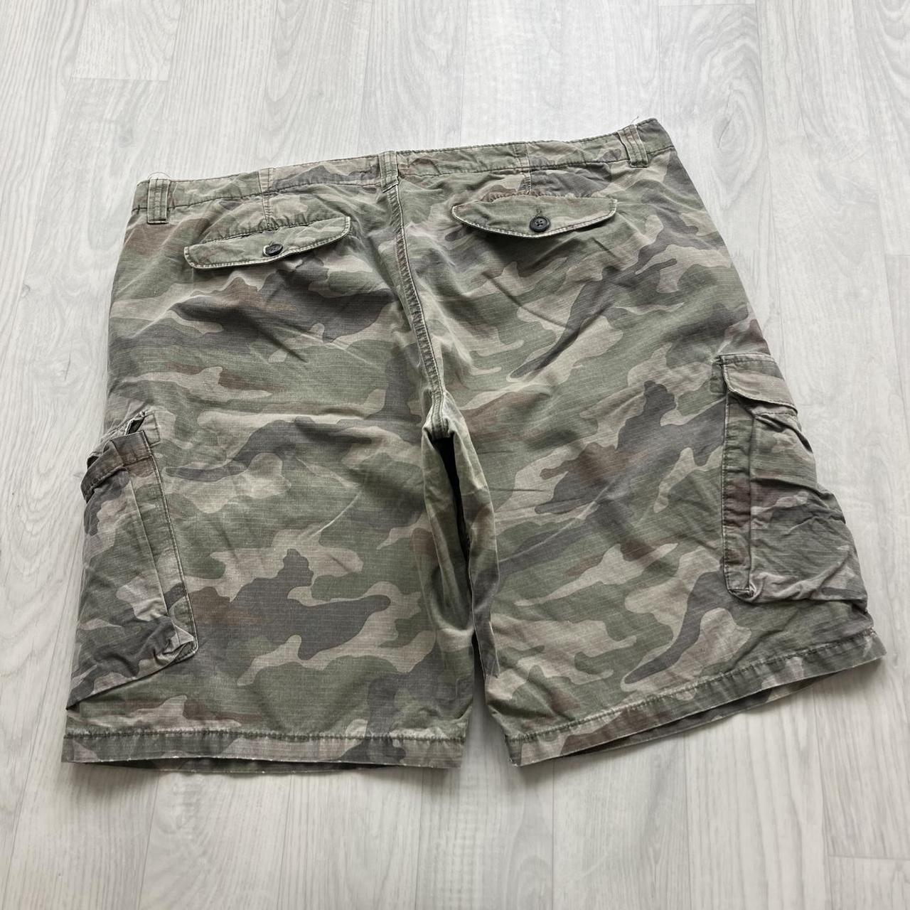 VINTAGE Y2K BAGGY LOOSE CAMO SHORTS