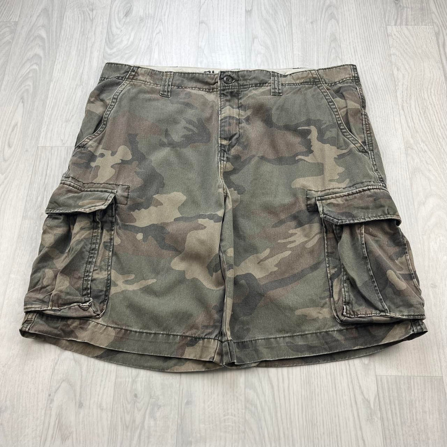 VINTAGE Y2K OLD NAVY BAGGY CAMO CARGO SHORTS