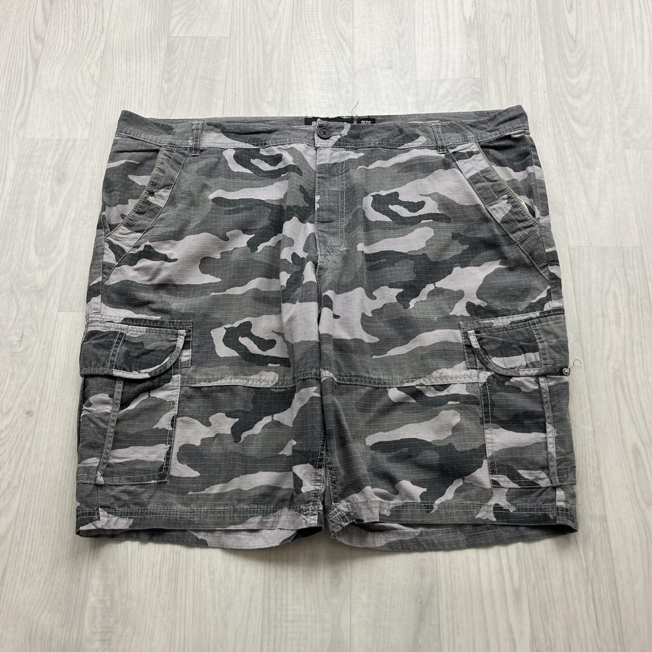 VINTAGE Y2K ECKO UNLTD BAGGY LOOSE CAMO SHORTS
