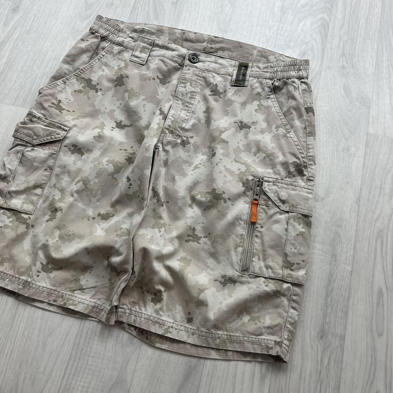 VINTAGE Y2K BAGGY LOOSE CAMO SHORTS