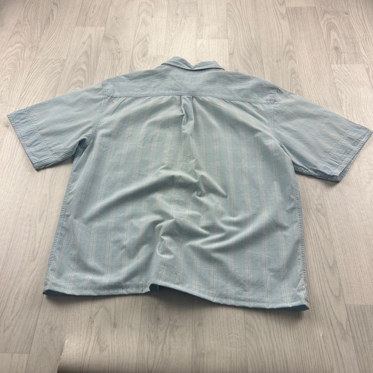 VINTAGE 00s IZOD CHECKERED CROPPED SHORT SLEEVE BUTTON UP SHIRT BLUE